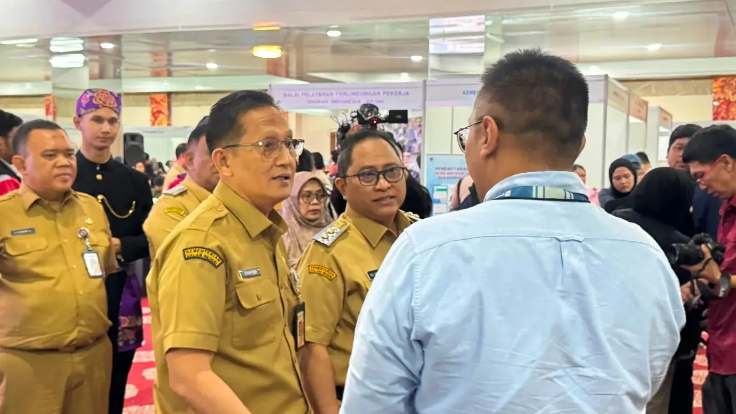 Pelayanan dan kegiatan ketenagakerjaan Disnaker Kabupaten Sumbawa Barat
